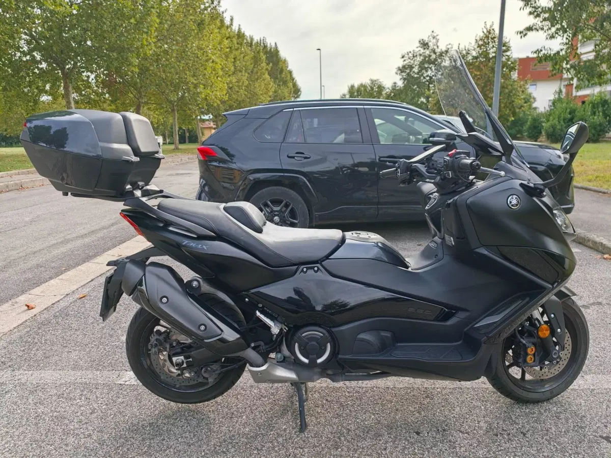 Yamaha T-Max 560 Tech Max (2022 - 24) (8)