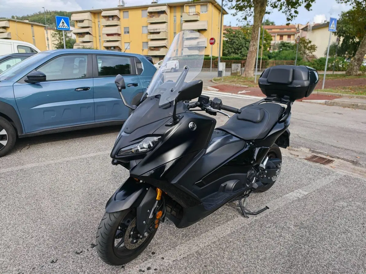 Yamaha T-Max 560 Tech Max (2022 - 24) (9)