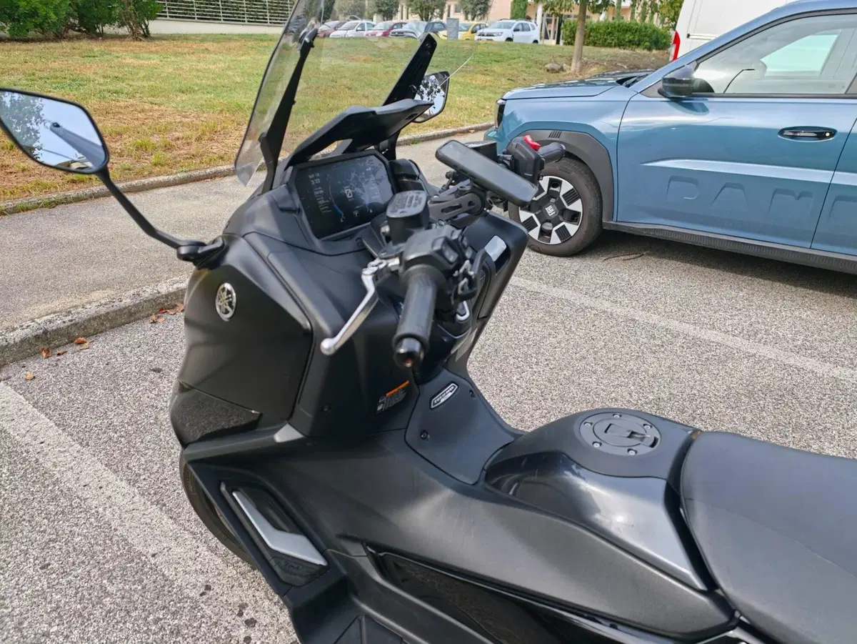 Yamaha T-Max 560 Tech Max (2022 - 24) (10)