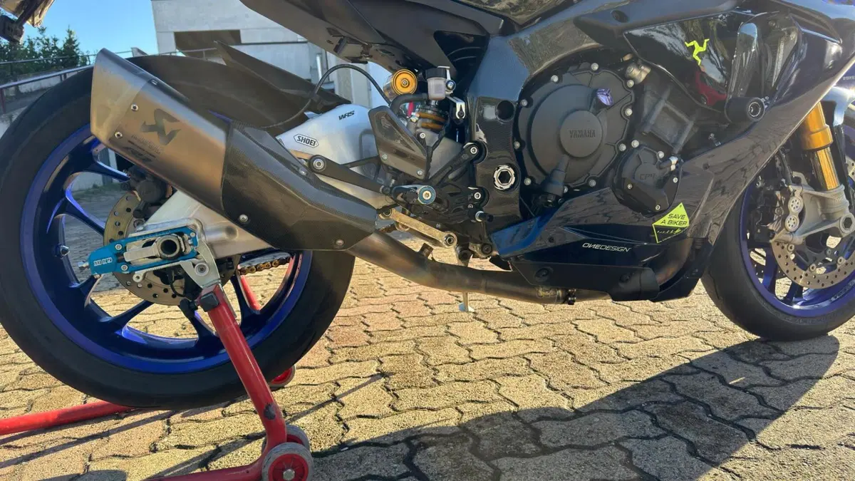 Yamaha YZF R1 M (2017 - 19) (6)