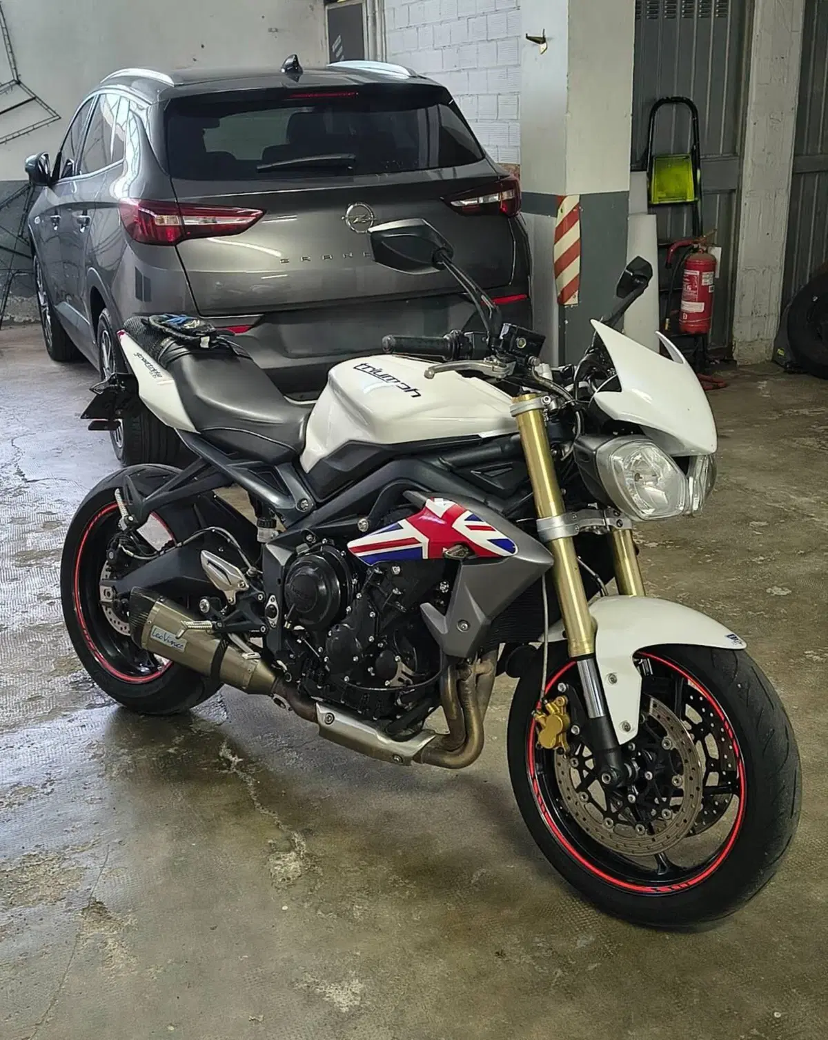 Triumph Street Triple R (2013 - 14) (2)
