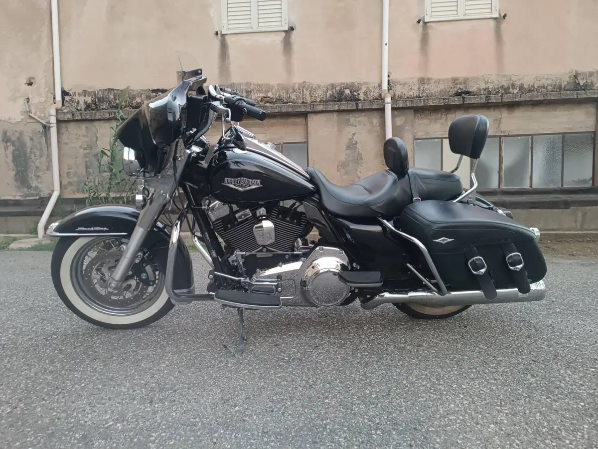 Harley-Davidson 103 Road King Classic (2011 - 13) - FLHRC (9)