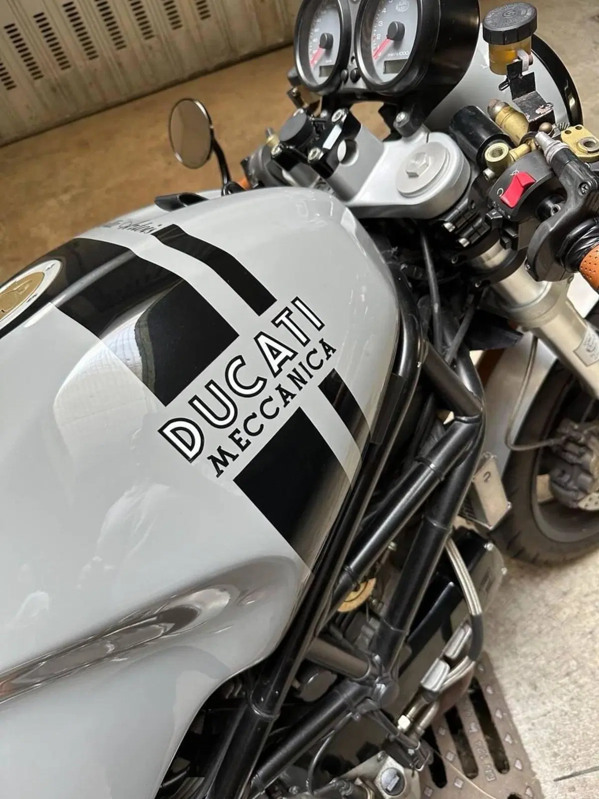 Ducati Monster 620 I.E. Dark (2002) (3)