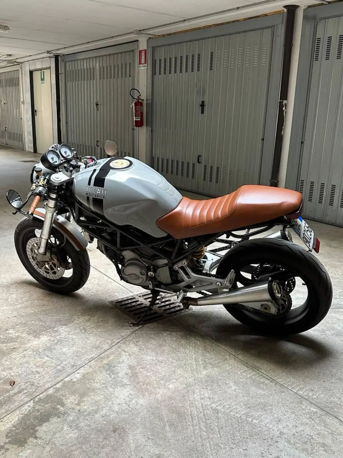 Ducati Monster 620 I.E. Dark (2002) (4)