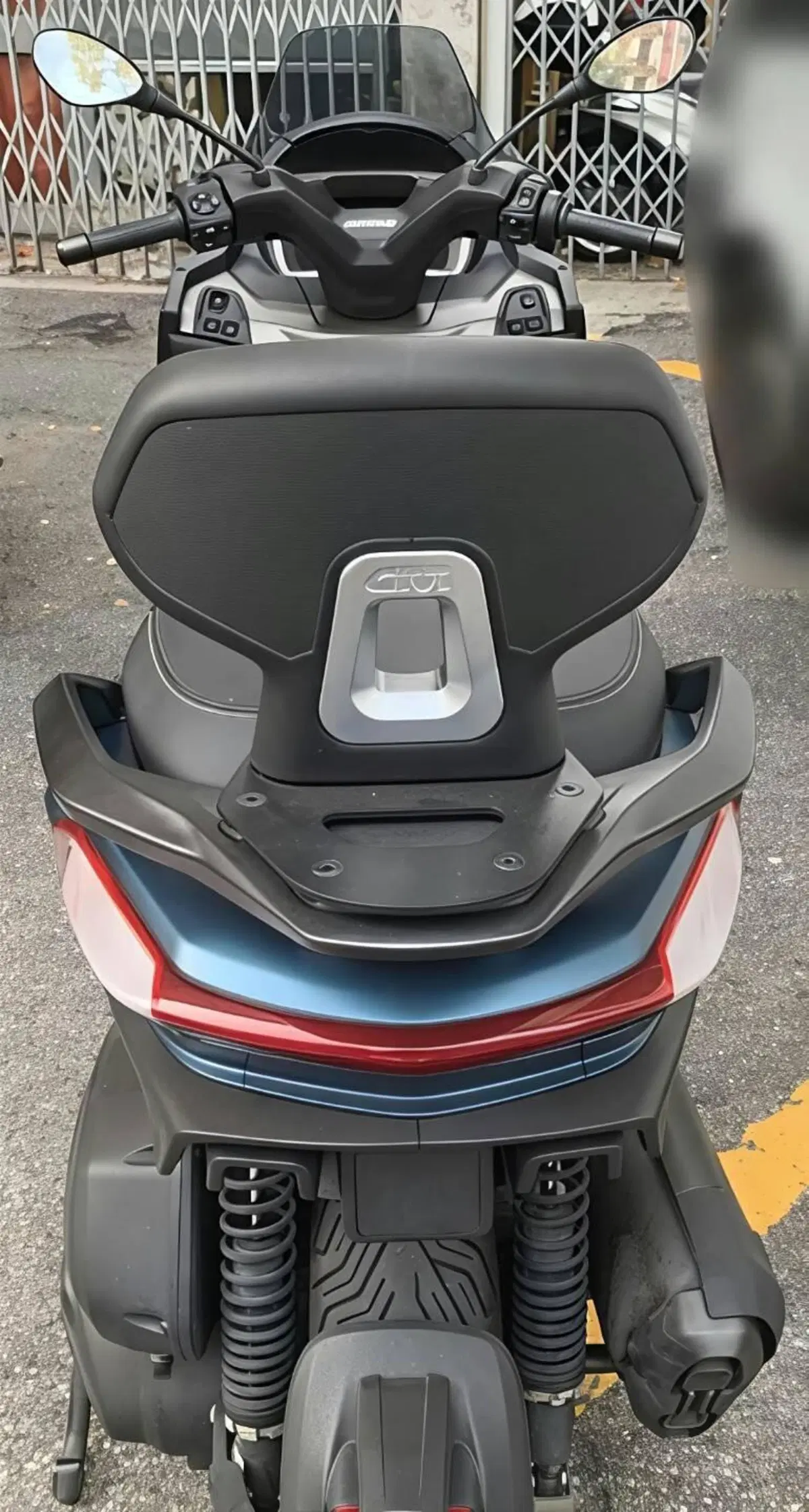 Piaggio MP3 530 Hpe Exclusive (2025 - 26) (3)