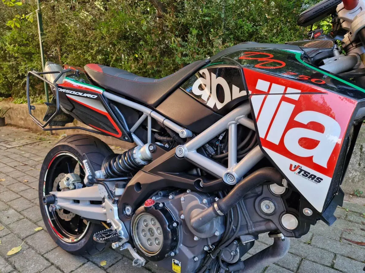 Aprilia Dorsoduro 750 (2009 - 14) (6)