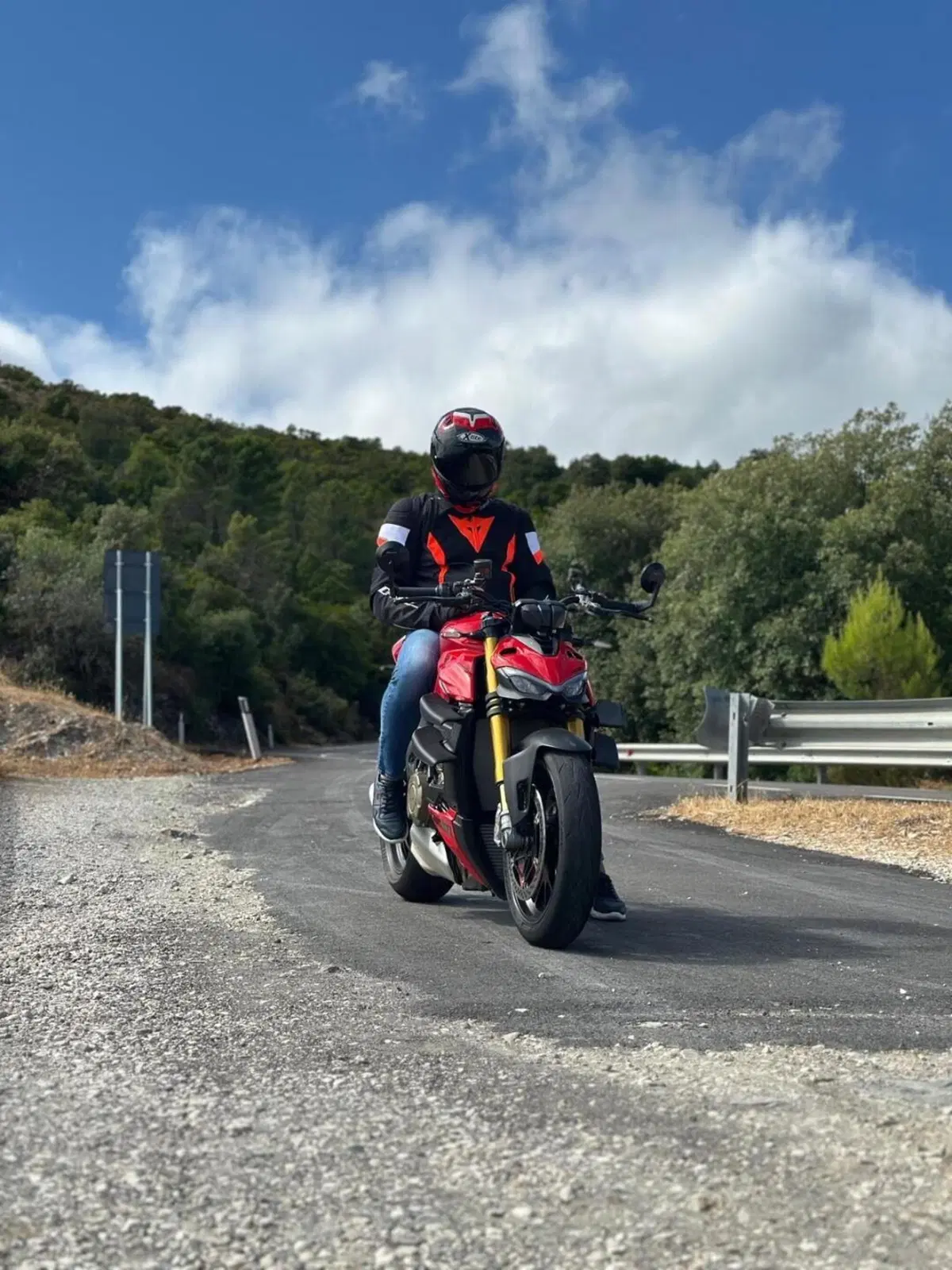 Ducati Streetfighter V4 S (2023 - 24) (2)