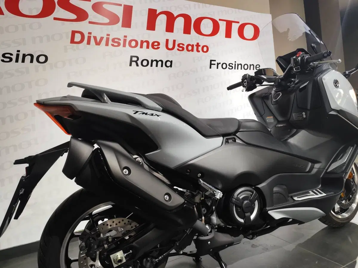 Yamaha T-Max 560 Tech Max (2025 - 26) (2)