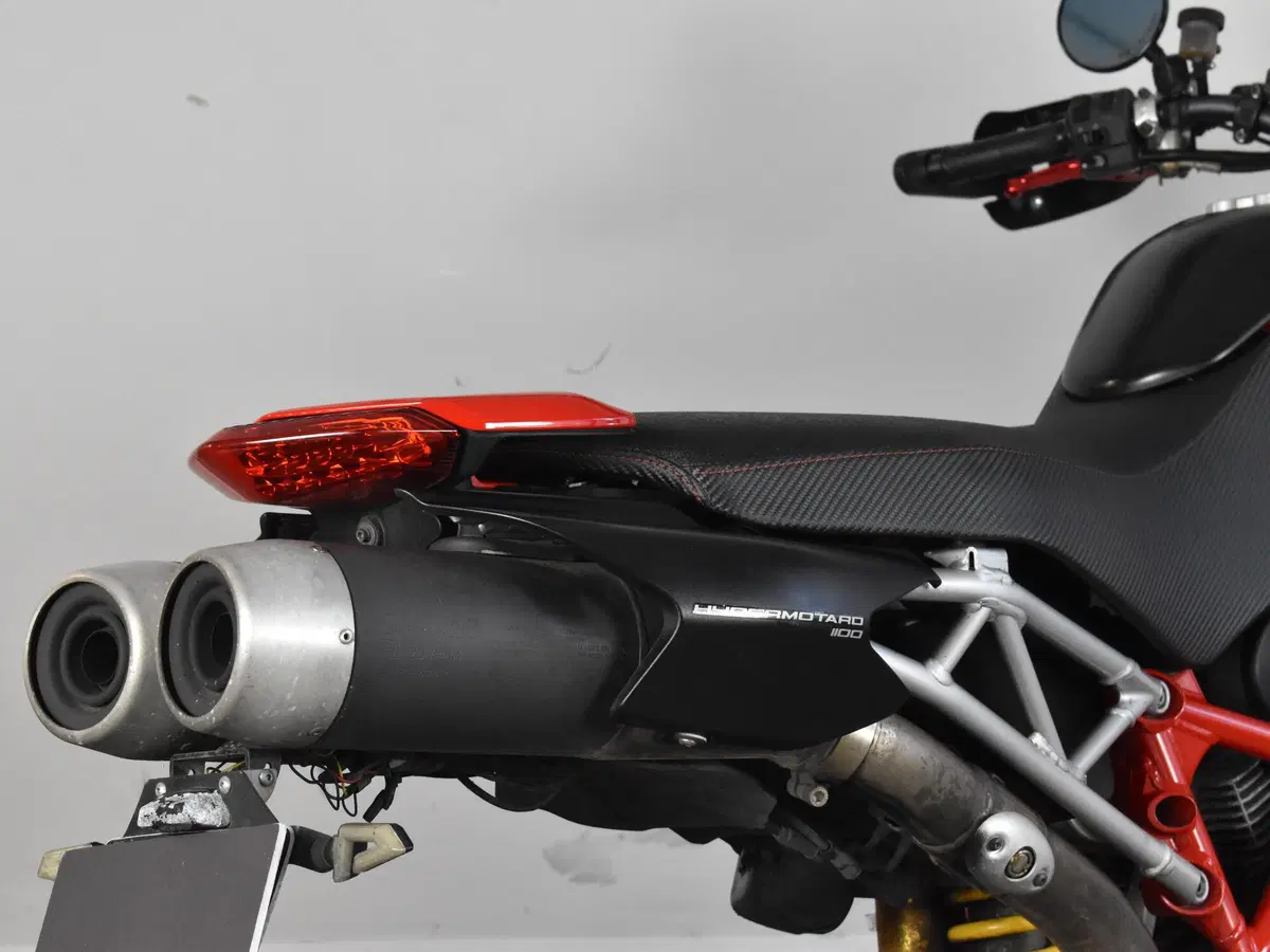 Ducati Hypermotard 1100 (2007 - 09) (7)
