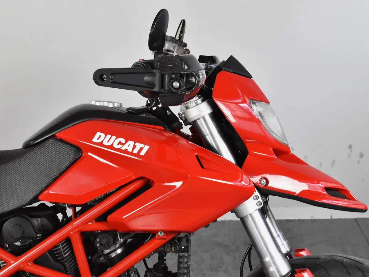 Ducati Hypermotard 1100 (2007 - 09) (8)