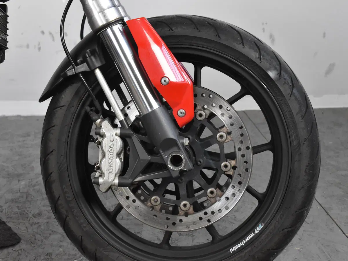 Ducati Hypermotard 1100 (2007 - 09) (9)