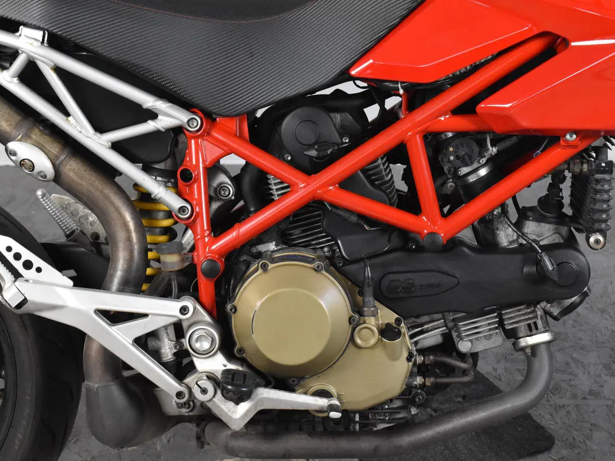 Ducati Hypermotard 1100 (2007 - 09) (10)