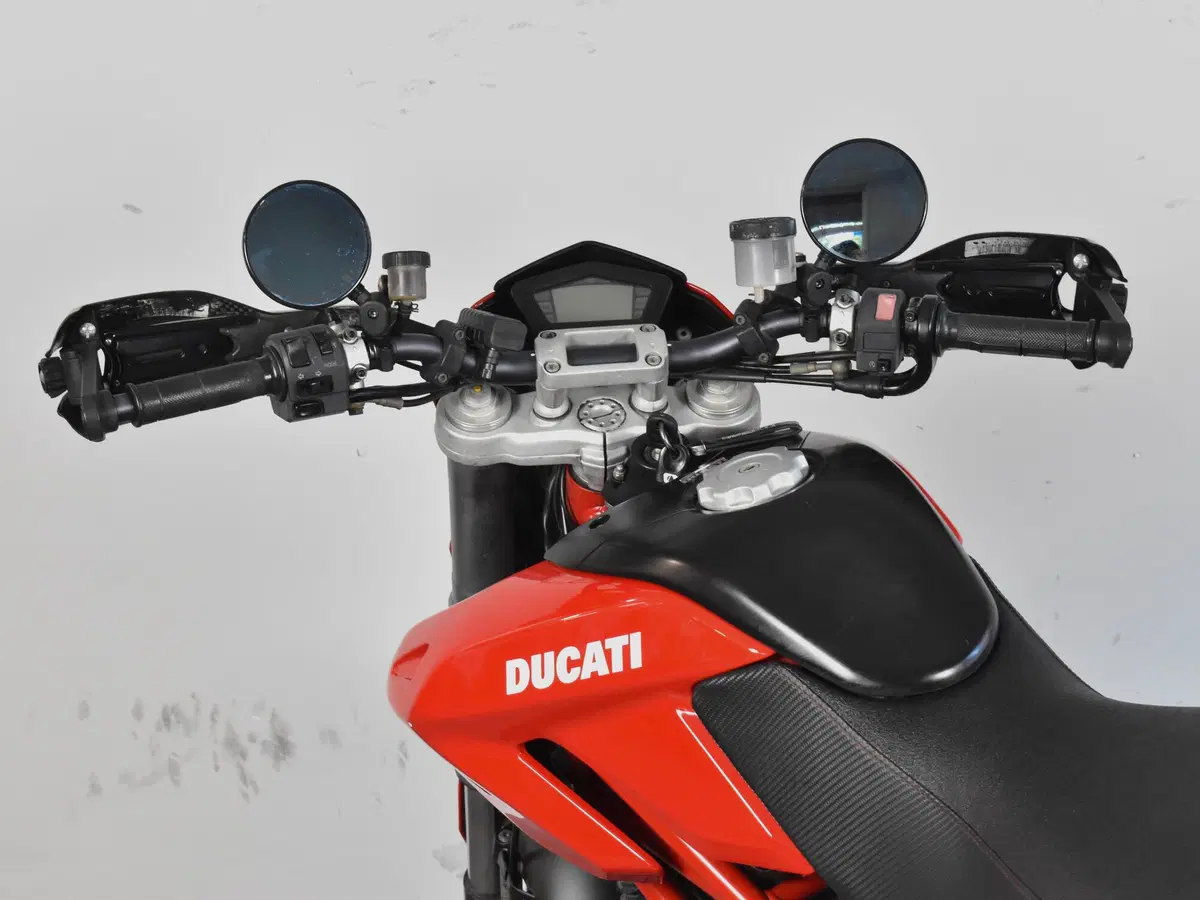 Ducati Hypermotard 1100 (2007 - 09) (19)