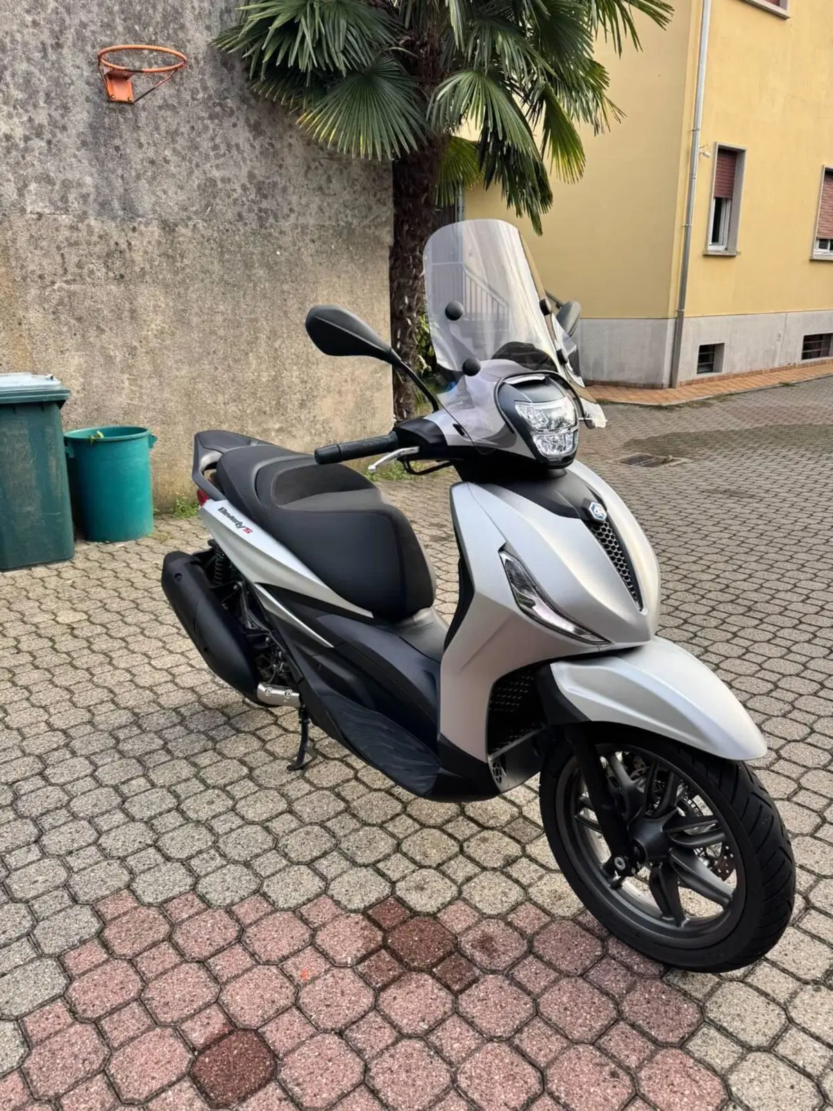 Piaggio Beverly 300 Hpe (2021)