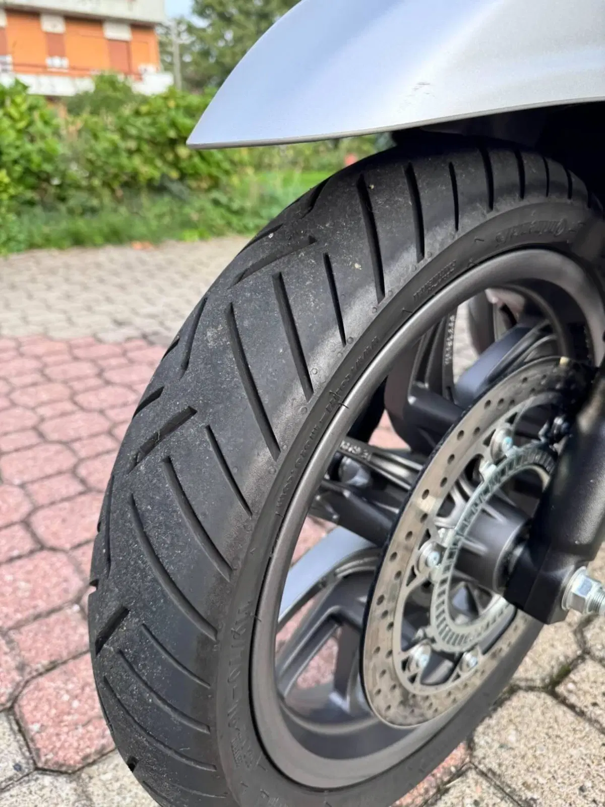 Piaggio Beverly 300 Hpe (2021) (3)
