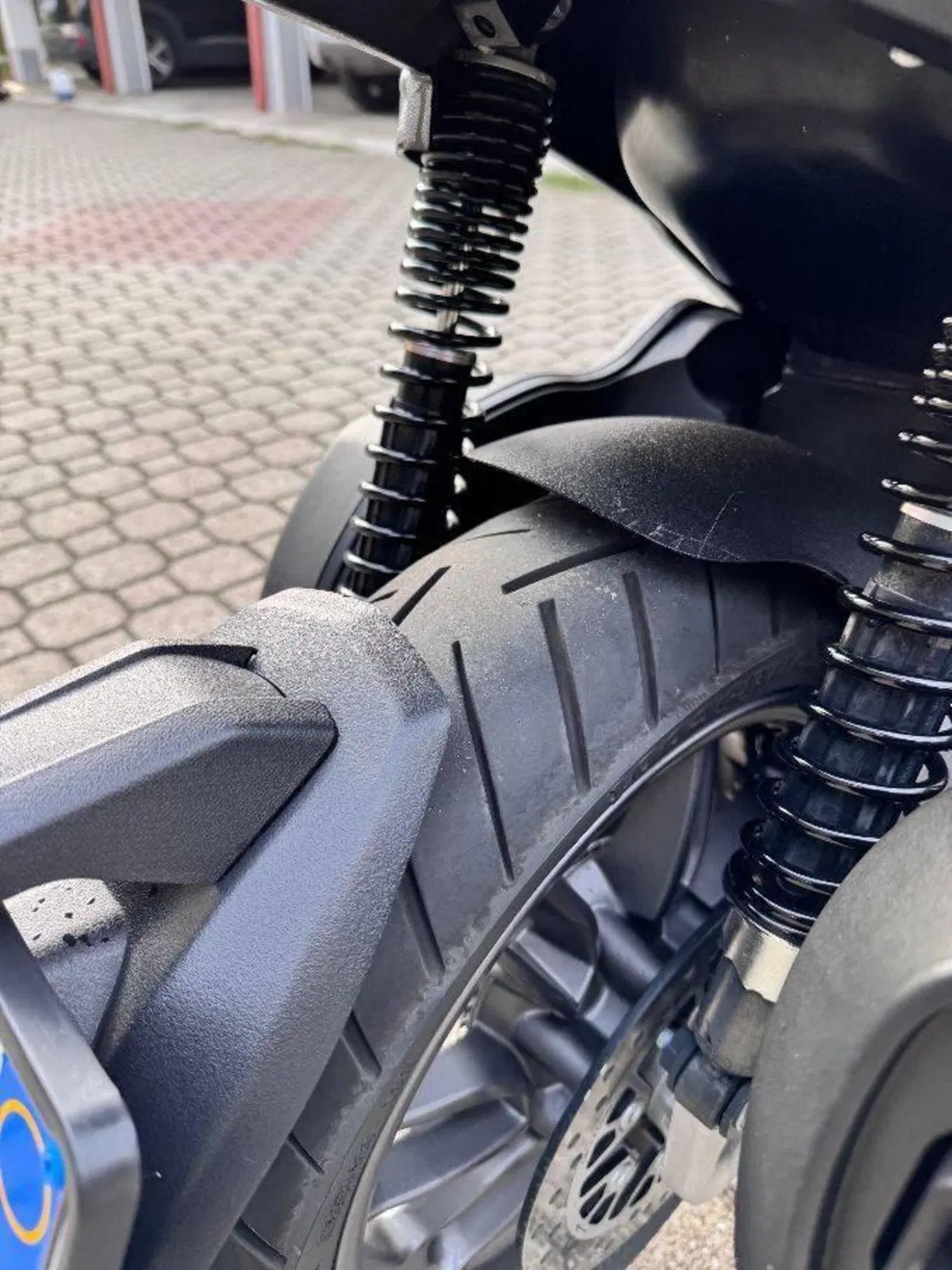 Piaggio Beverly 300 Hpe (2021) (8)