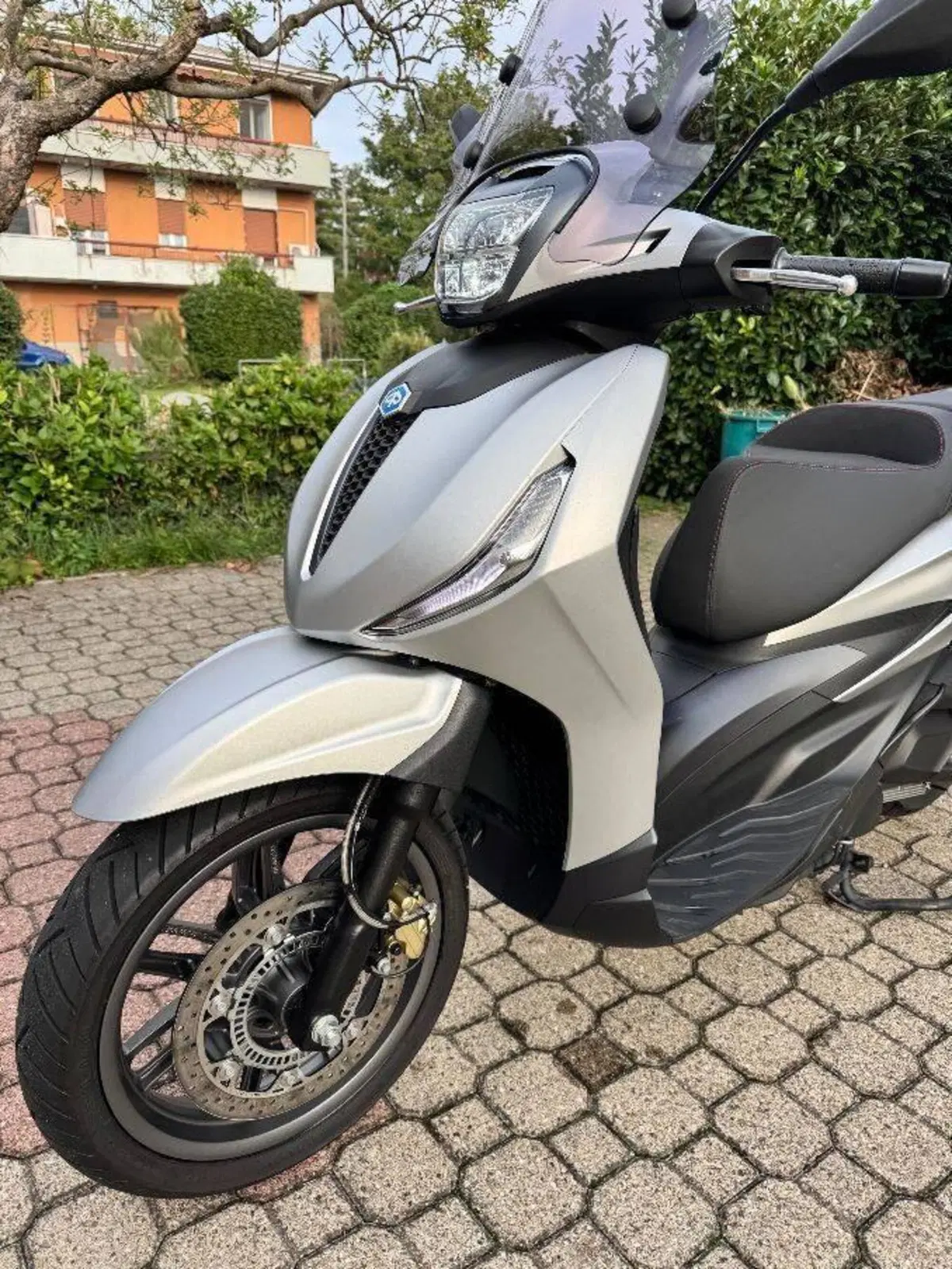 Piaggio Beverly 300 Hpe (2021) (11)