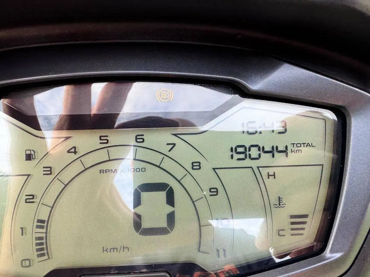 Piaggio Beverly 300 Hpe (2021) (13)