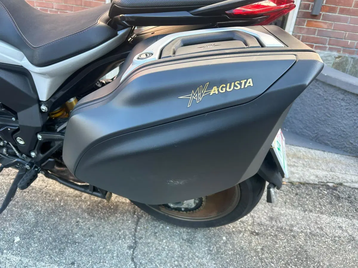 MV Agusta Turismo Veloce 800 Lusso SCS (2017 - 20) (10)
