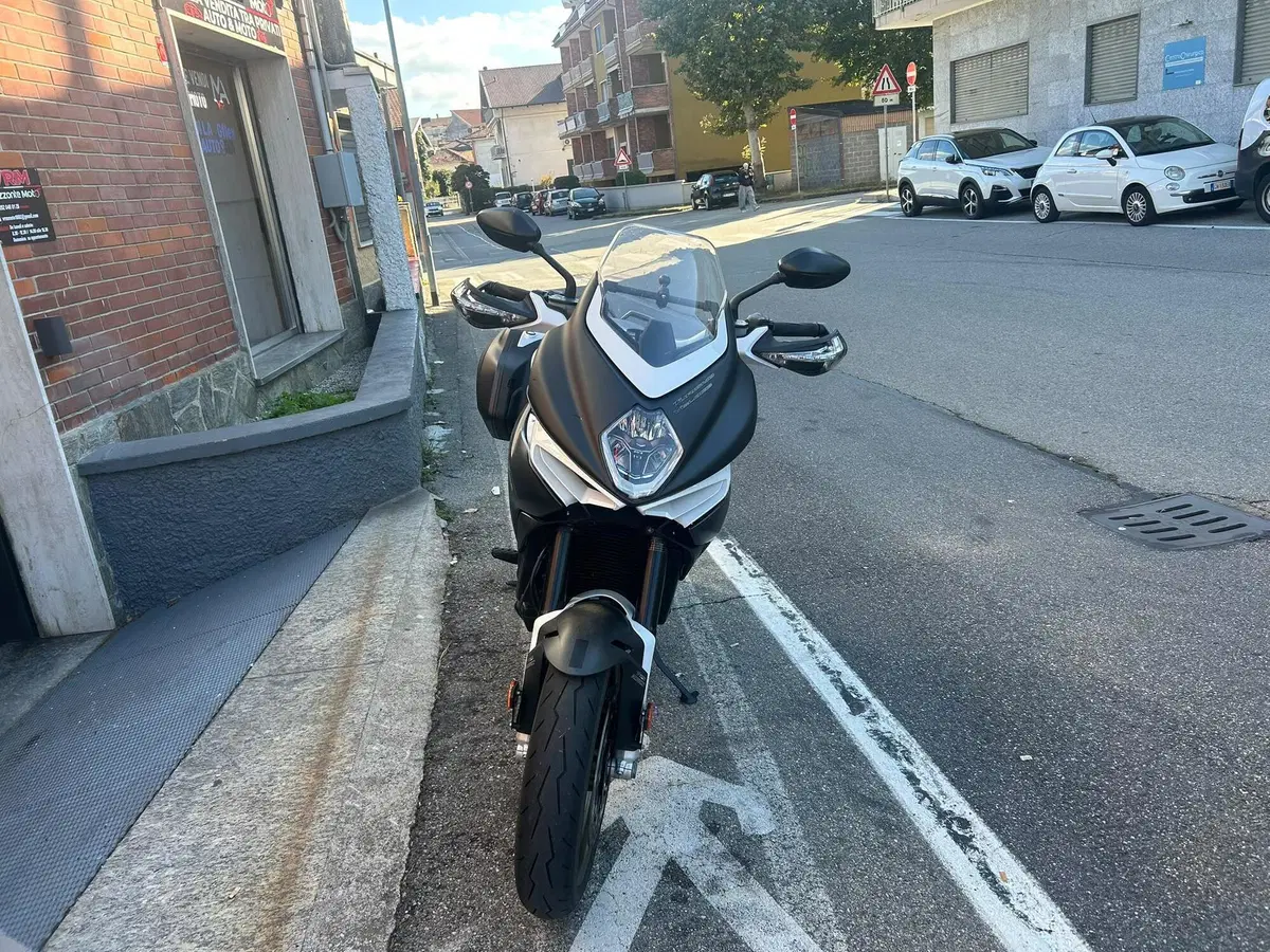 MV Agusta Turismo Veloce 800 Lusso SCS (2017 - 20) (12)