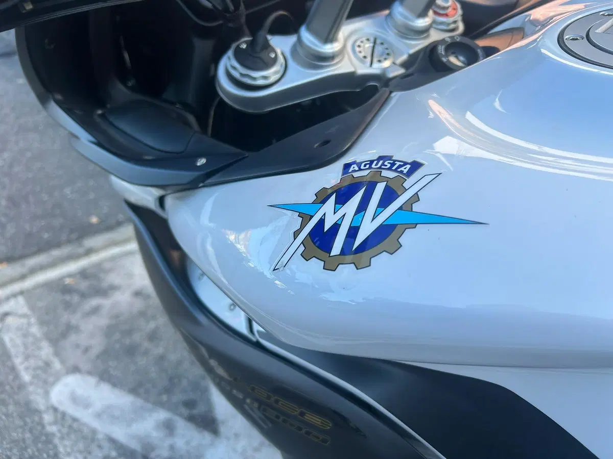 MV Agusta Turismo Veloce 800 Lusso SCS (2017 - 20) (14)