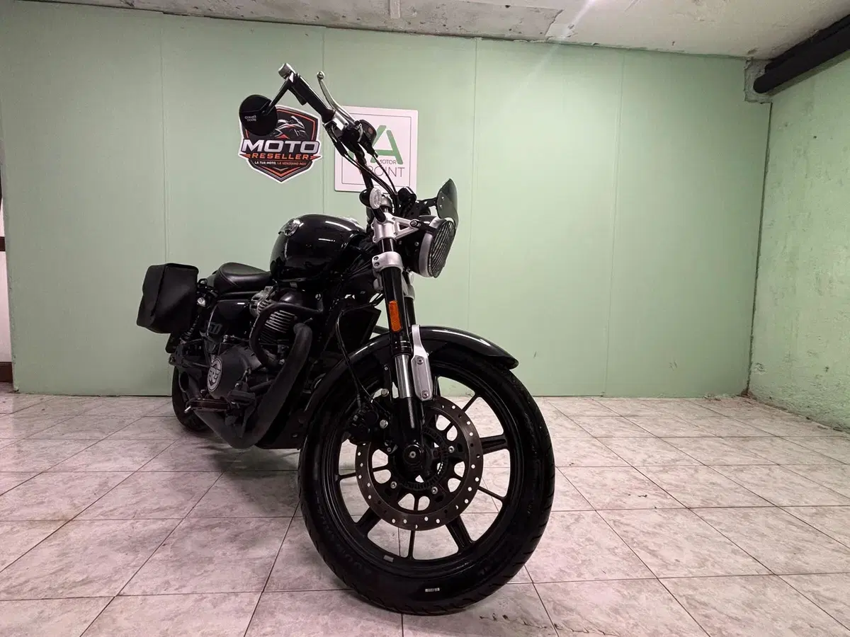 Royal Enfield Super Meteor 650 (2023 - 26) (2)