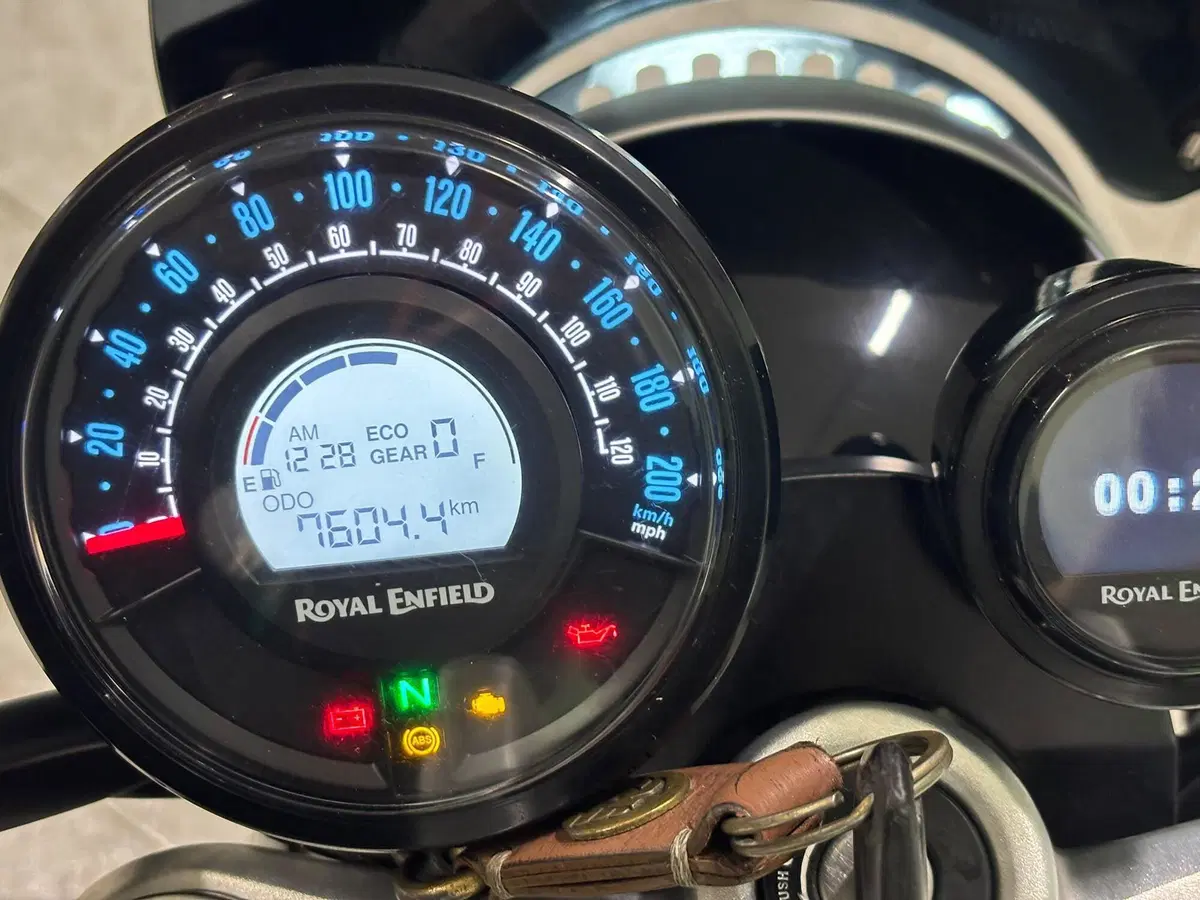 Royal Enfield Super Meteor 650 (2023 - 26) (5)