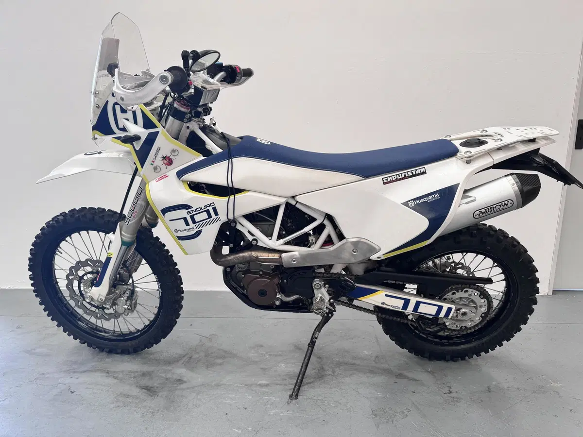 Husqvarna 701 Enduro (2017 - 19) (2)