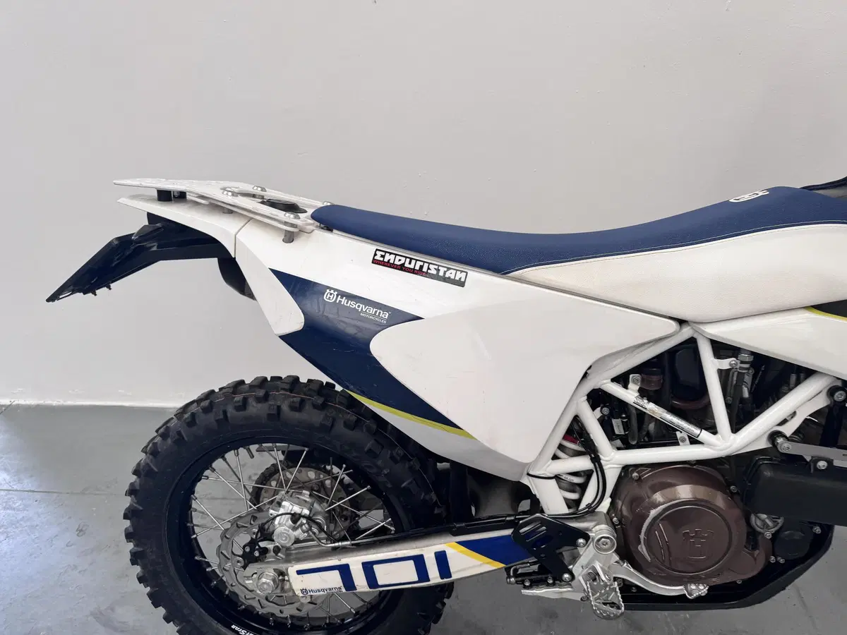 Husqvarna 701 Enduro (2017 - 19) (5)