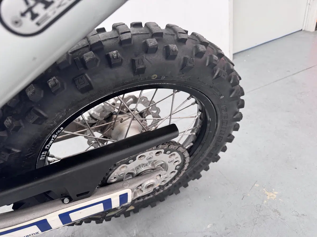 Husqvarna 701 Enduro (2017 - 19) (8)
