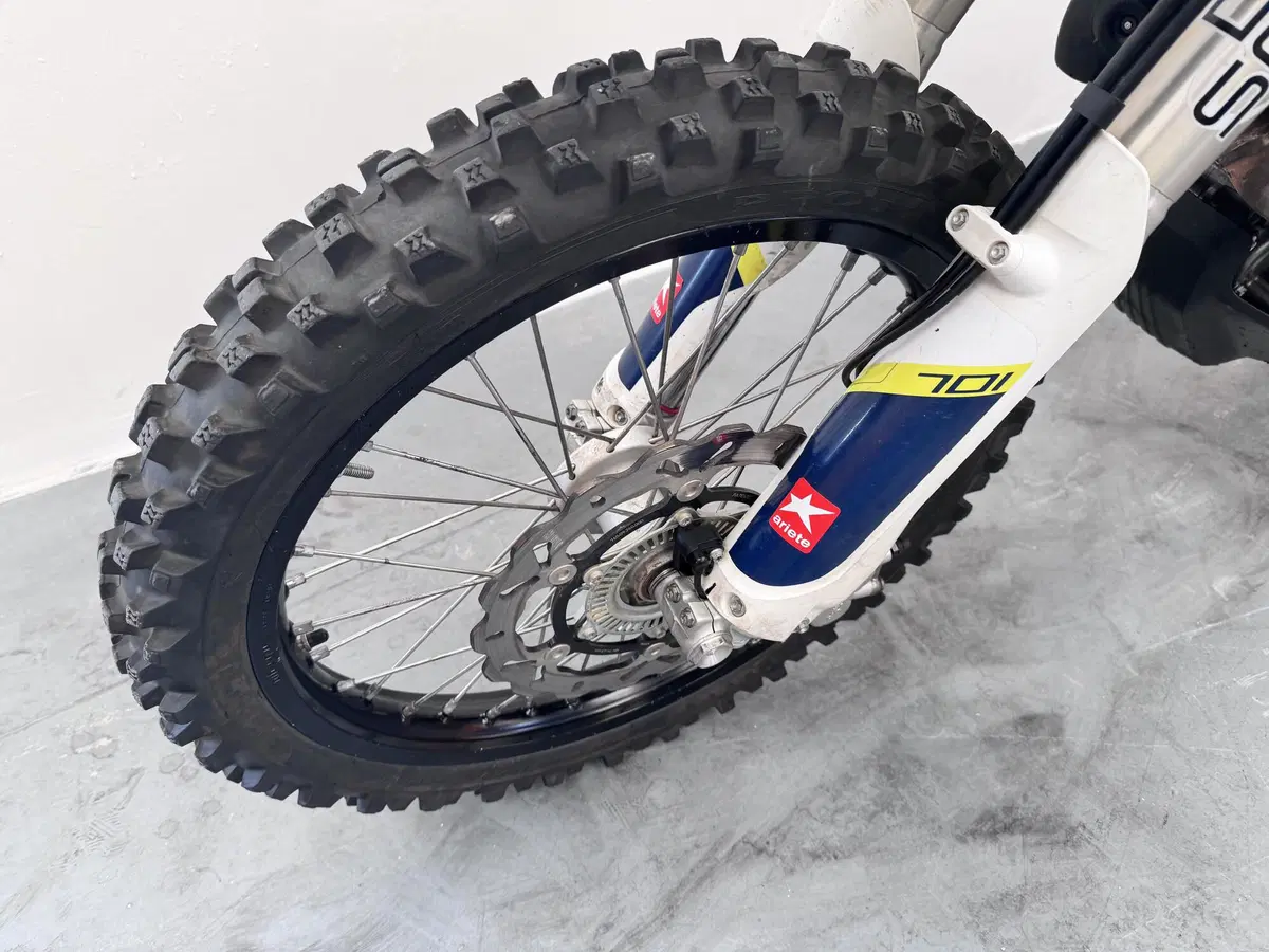 Husqvarna 701 Enduro (2017 - 19) (9)