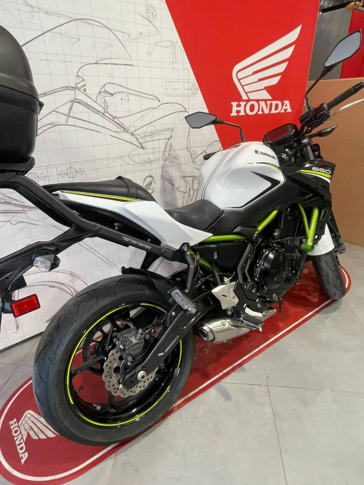Kawasaki Z 650 (2020) (2)