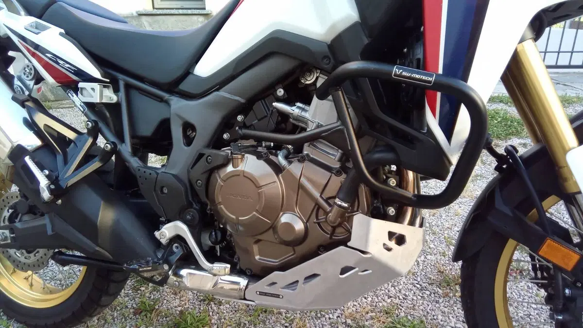 Honda Africa Twin CRF 1000L (2016 - 17) (4)