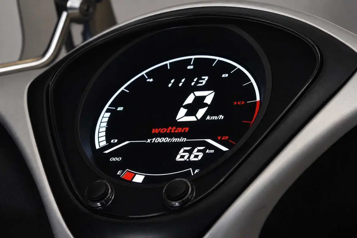 Wottan ONE 125: scooter accessoriato a 1.890 Euro [GALLERY] (4)