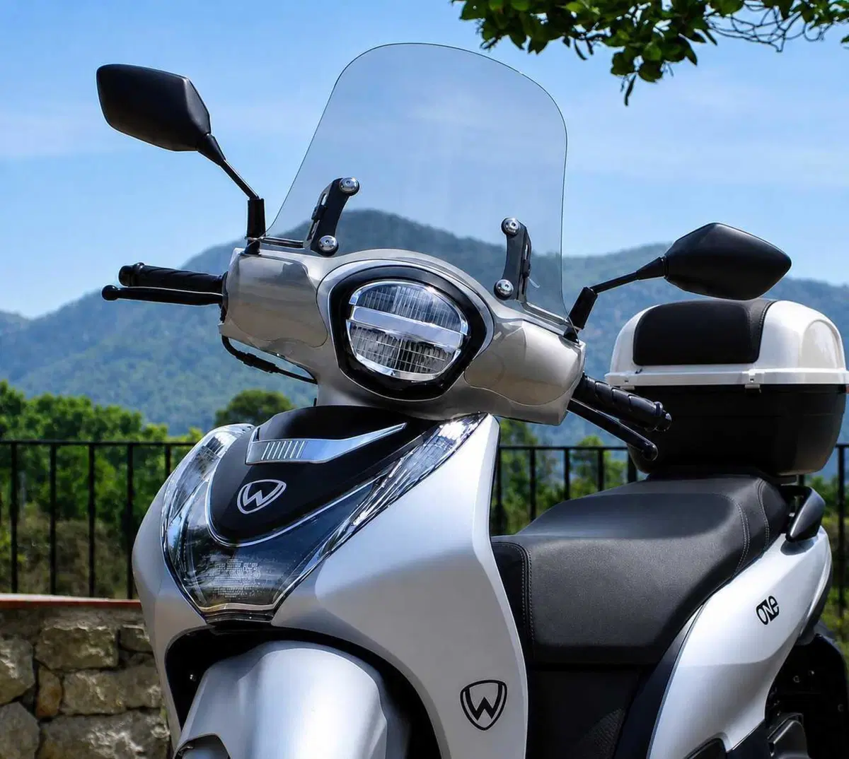 Wottan ONE 125: scooter accessoriato a 1.890 Euro [GALLERY] (3)