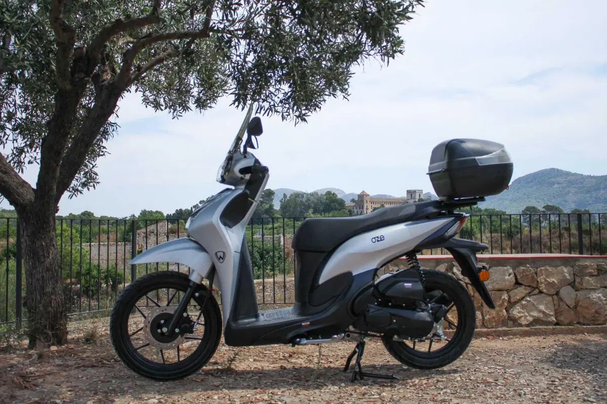 Wottan ONE 125: scooter accessoriato a 1.890 Euro [GALLERY] (10)