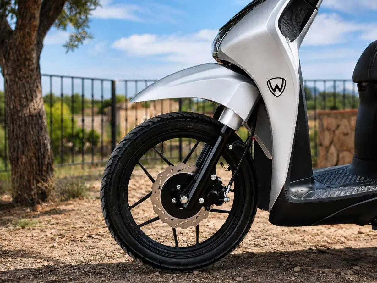 Wottan ONE 125: scooter accessoriato a 1.890 Euro [GALLERY]