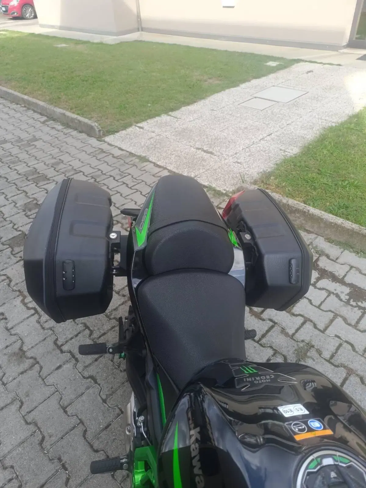Kawasaki Z 650 (2025 - 27) (6)