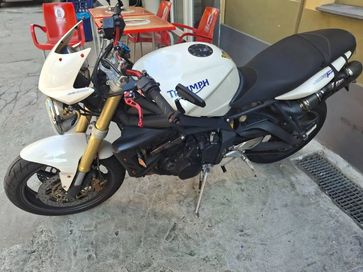 Triumph Street Triple (2007 - 12) (2)