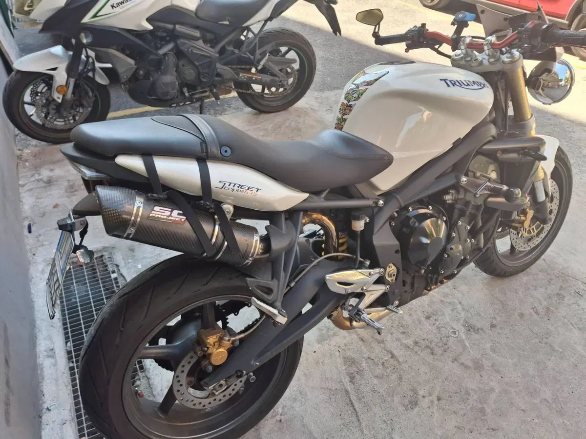 Triumph Street Triple (2007 - 12) (3)