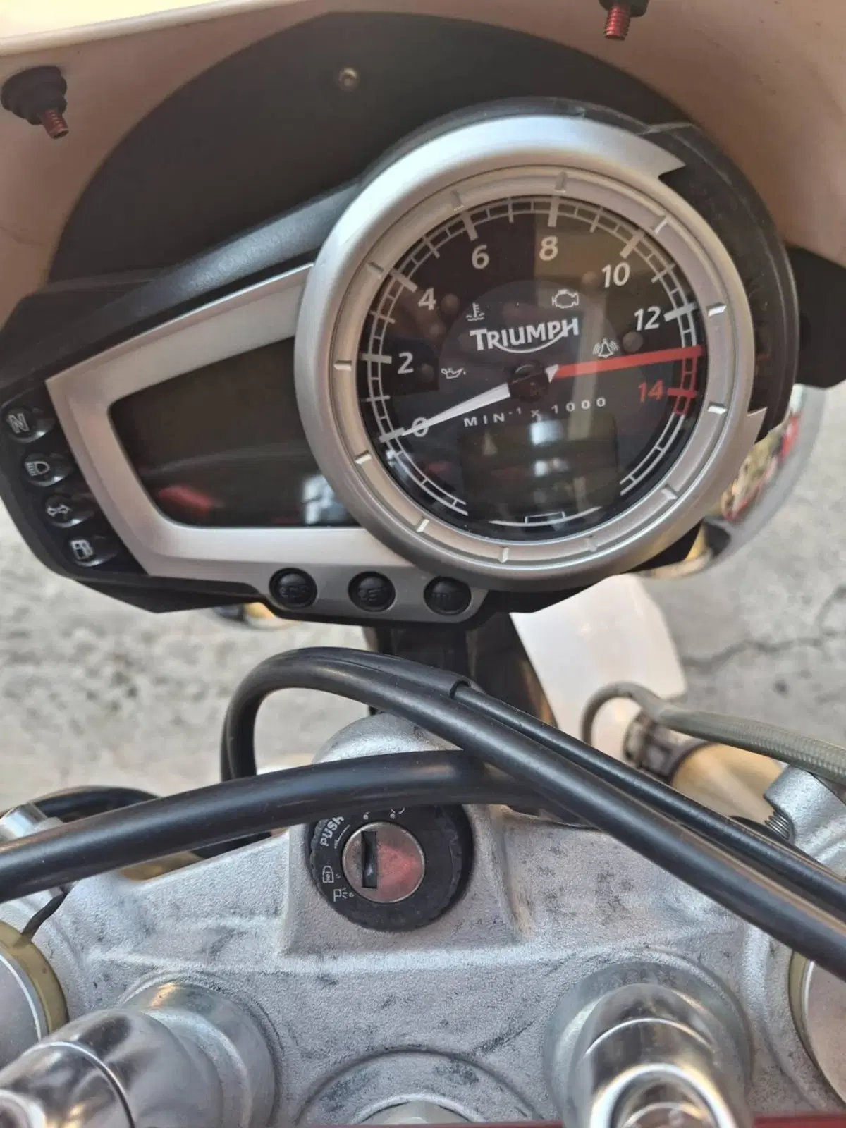 Triumph Street Triple (2007 - 12) (7)