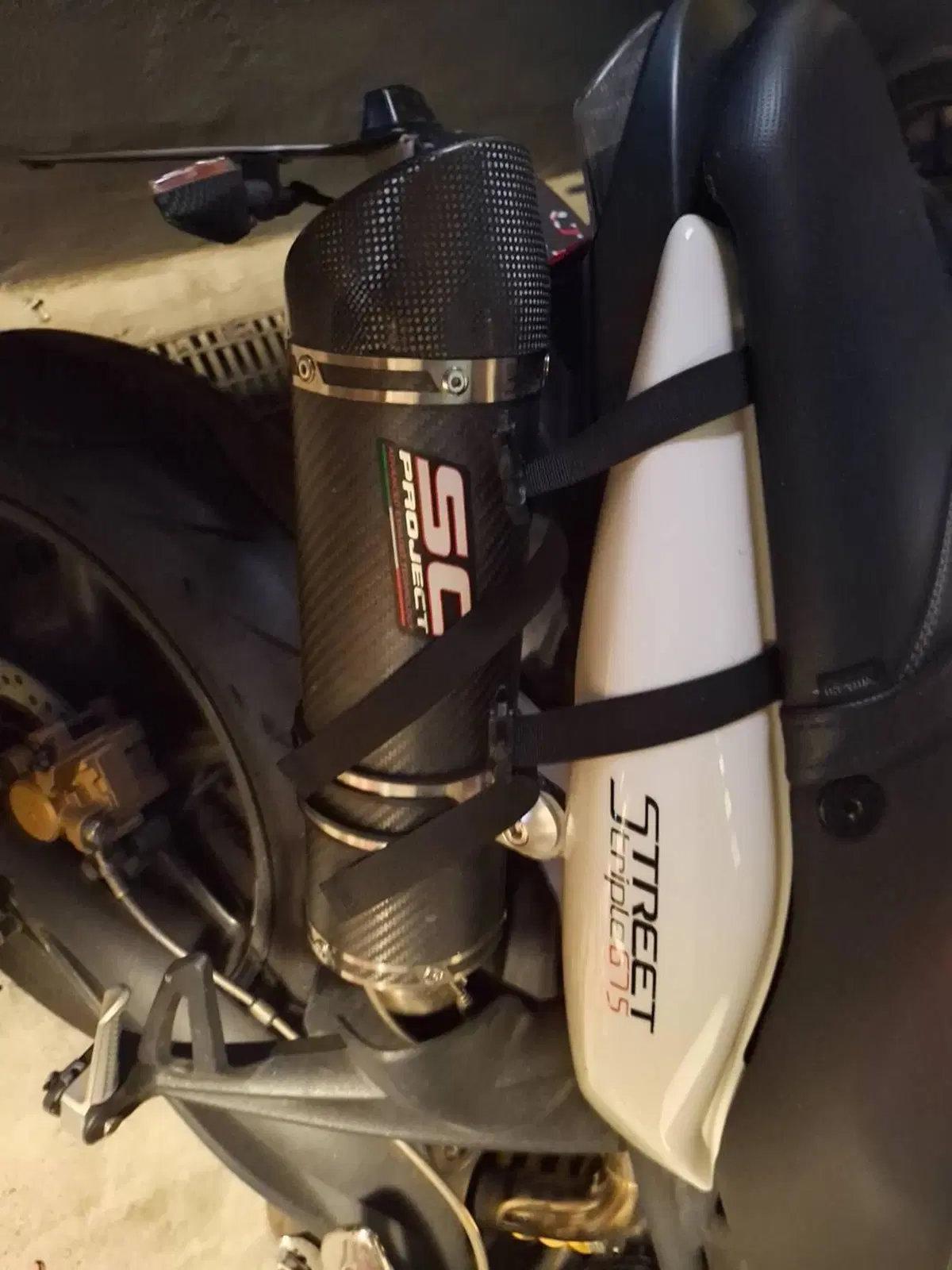 Triumph Street Triple (2007 - 12) (9)