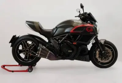 Ducati Diavel 1200 Carbon (2014 - 16) usata