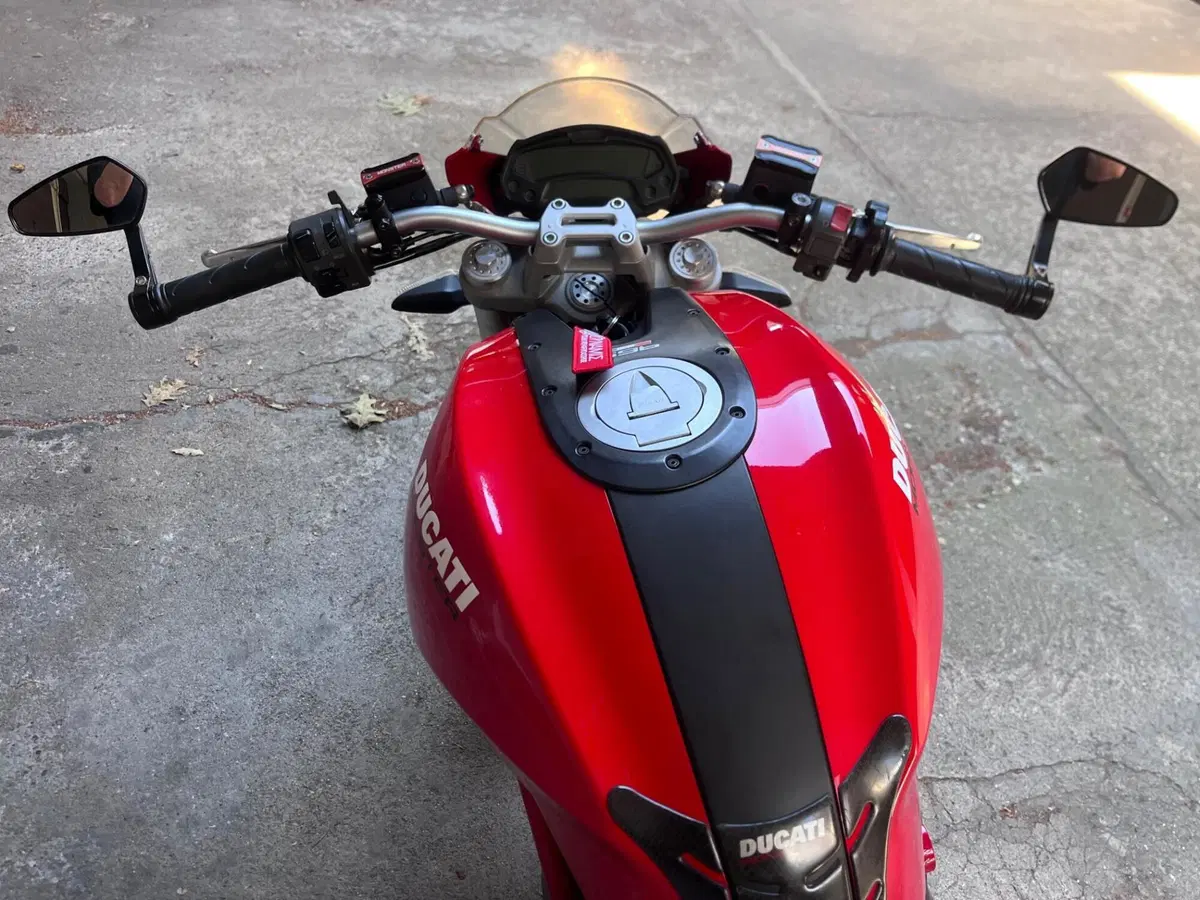 Ducati Monster 696 Plus (2007 - 14) (4)