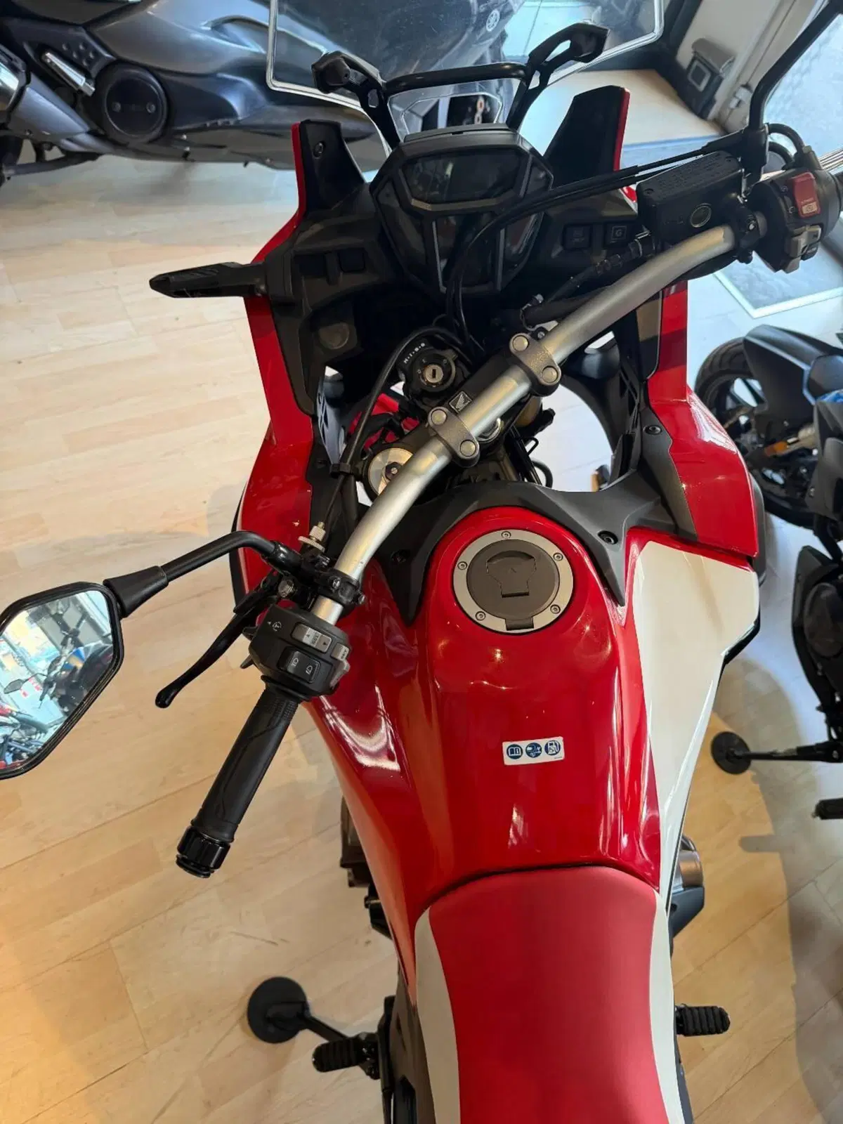 Honda Africa Twin CRF 1000L (2016 - 17) (3)