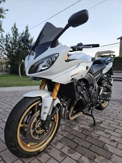 Yamaha FZ8 (2010 - 12) usata