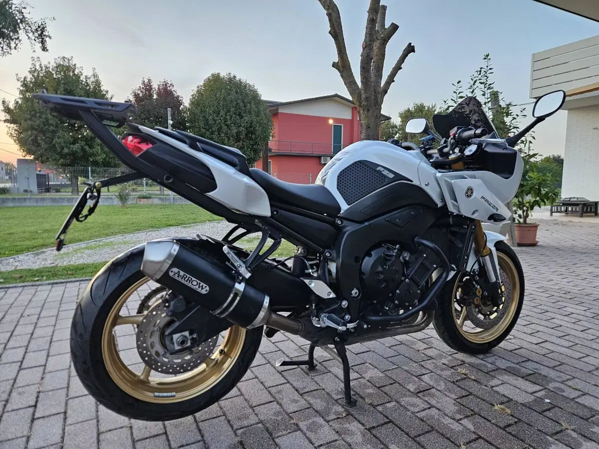 Yamaha FZ8 (2010 - 12) (4)