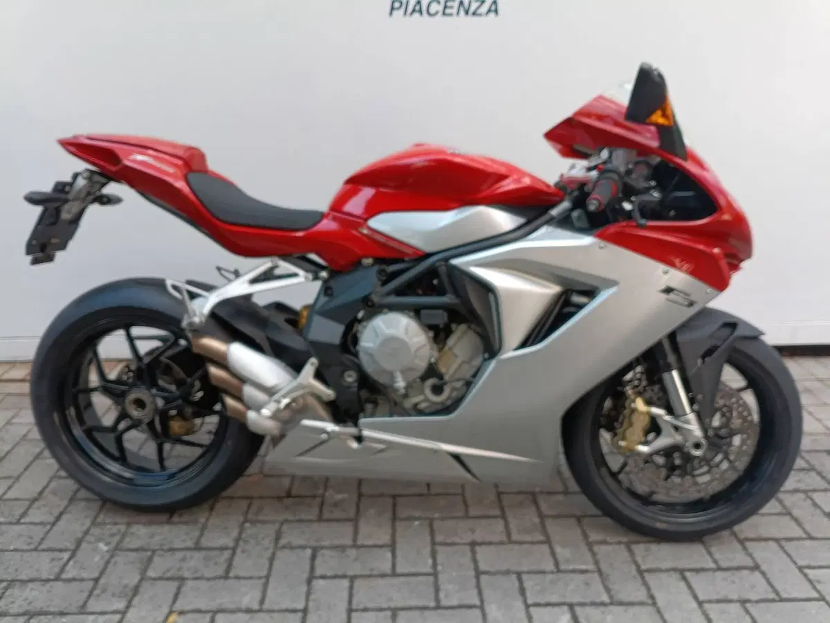 MV Agusta F3 675 (2011 - 15) (3)