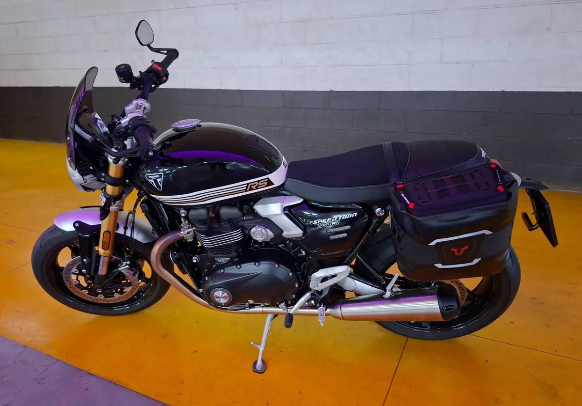 Triumph Speed Twin 1200 RS (2025 - 26) (2)