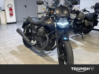 Moto Guzzi V7 Stone (2021 - 24) usata